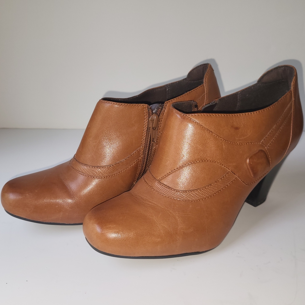 Clarks Tan Leather Heeled Booties 8.5M